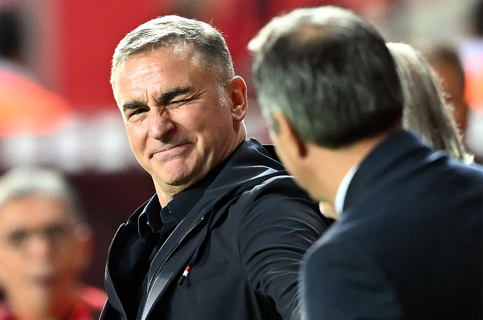 Stefan Kuntz kümede kalmaya oynayan takıma imza atıyor