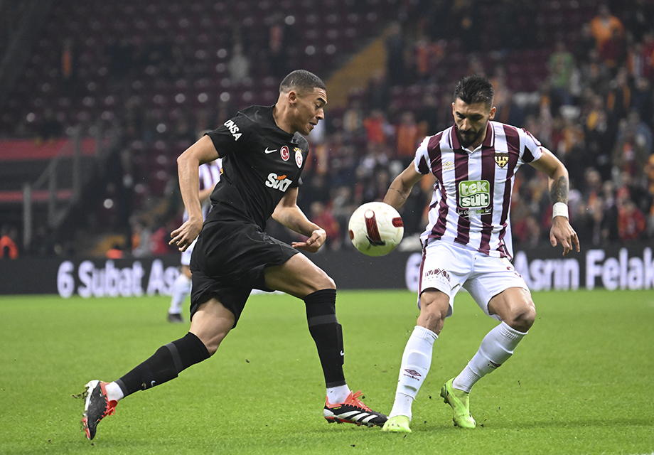 Galatasaray'da Carlos Vinicius ilk maçına çıktı