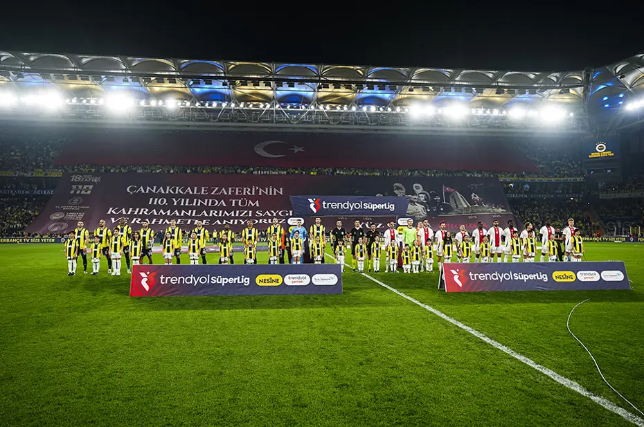 Trio ekibi noktayı koydu: Fenerbahçe'nin penaltı beklediği pozisyonda karar doğru mu? - 2 Trio ekibi noktayı koydu: Fenerbahçe'nin penaltı beklediği pozisyonda karar doğru mu? - 2