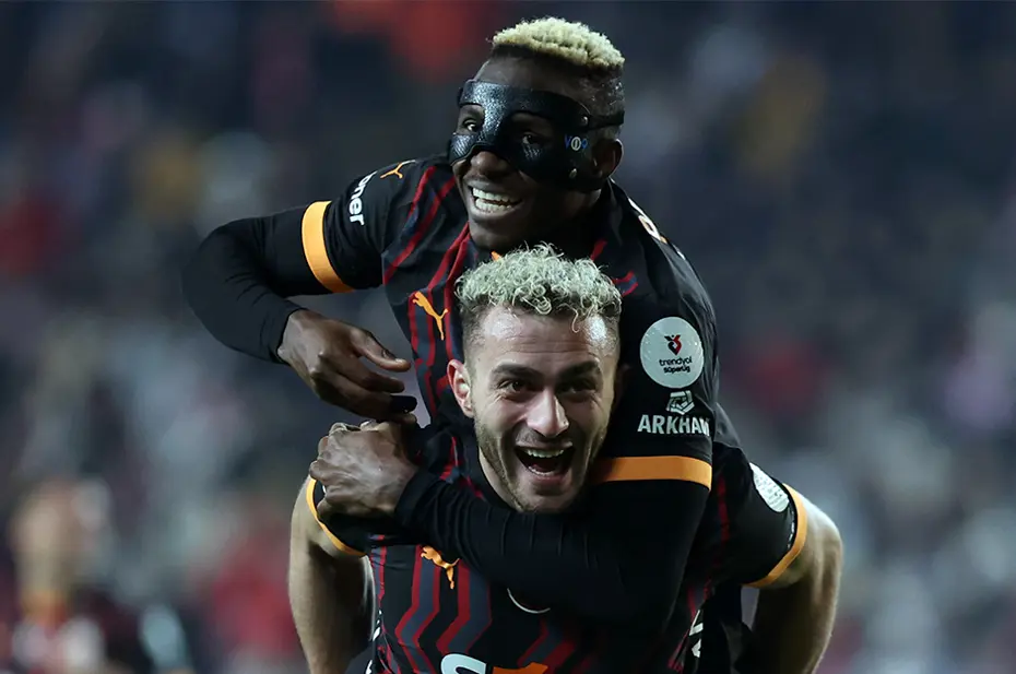 Osimhen, Al Hilal ile anlaştı mı? Nijeryalıyı Galatasaray'a getiren menajer açıkladı - 4 Osimhen, Al Hilal ile anlaştı mı? Nijeryalıyı Galatasaray'a getiren menajer açıkladı - 4