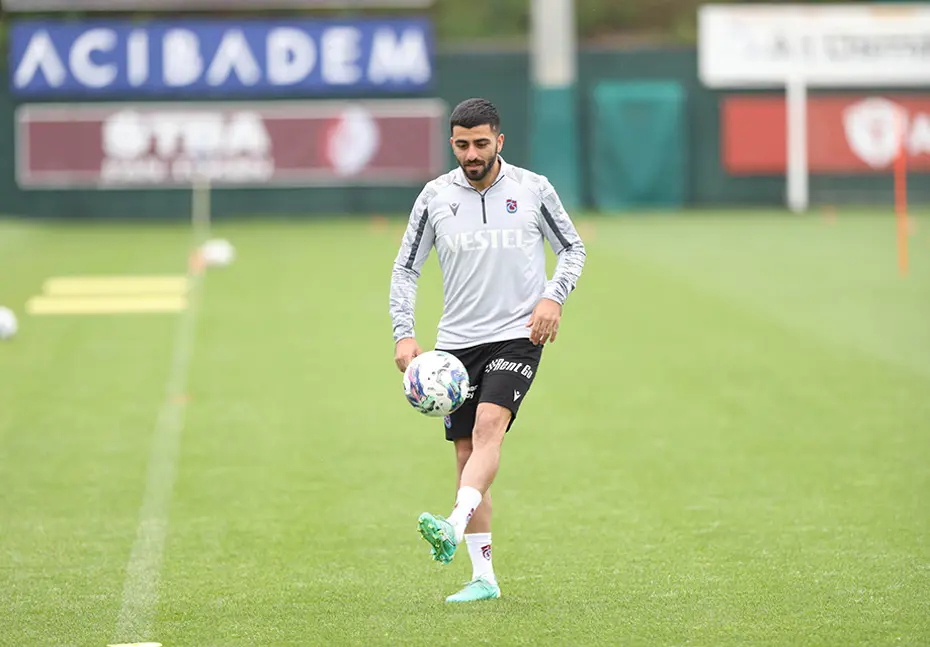 Şenol Güneş'ten hücum bölgesi için sürpriz karar - 2 Şenol Güneş'ten hücum bölgesi için sürpriz karar - 2