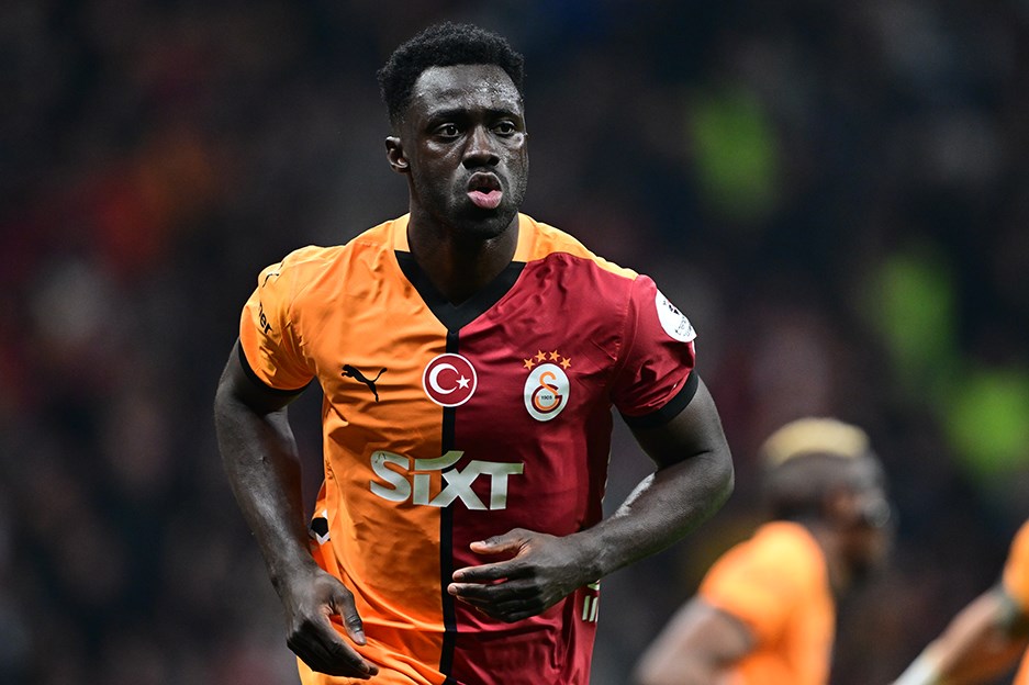 "Ayrılacak" denilen Davinson Sanchez transfer kararını resmen duyurdu