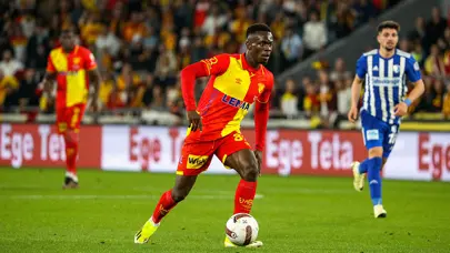 Stoilov, Süper Lig'de de Dennis'ten vazgeçmedi