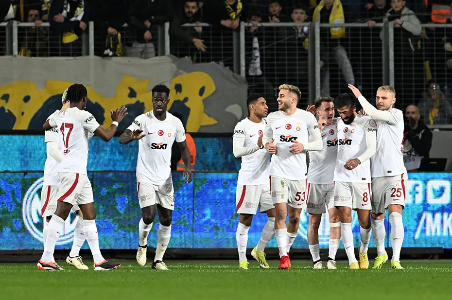 Okan Buruk, Sparta Prag maçının 11'ini belirledi - 6