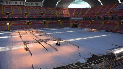 Fenerbahçe maçı öncesi Kayserispor'un stadında bakım çalışması