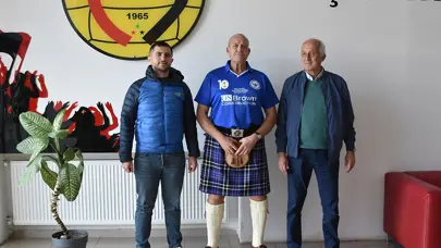 İskoç taraftar, Eskişehirspor maçını tribünden izlemek için 4 bin kilometre katetti