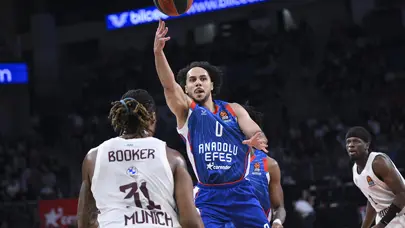 Anadolu Efes'e Shane Larkin ve Doğuş Özdemiroğlu'ndan kötü haber