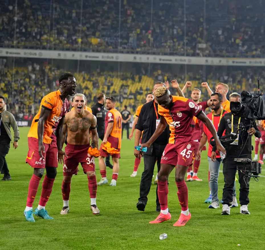 Galatasaray'ın derbi paylaşımları: Mourinho'ya 'Crying one' göndermesi - 7 Galatasaray'ın derbi paylaşımları: Mourinho'ya 'Crying one' göndermesi - 7