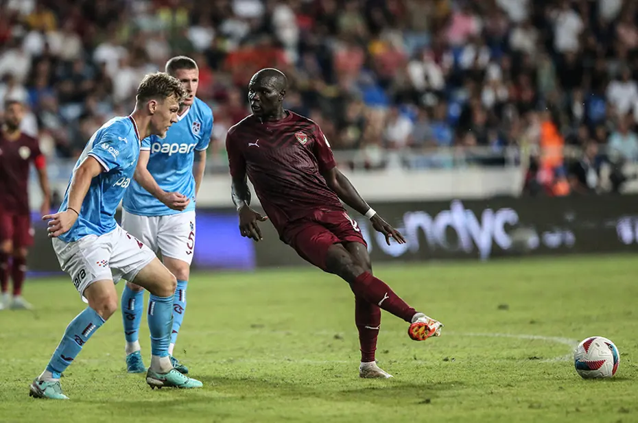 Apar topar Hatay'dan ayrılan Aboubakar'ın yeni adresi çok konuşulur - 5