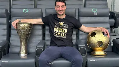 Çifte kupalı şampiyon Albert Riera takımdan gönderildi