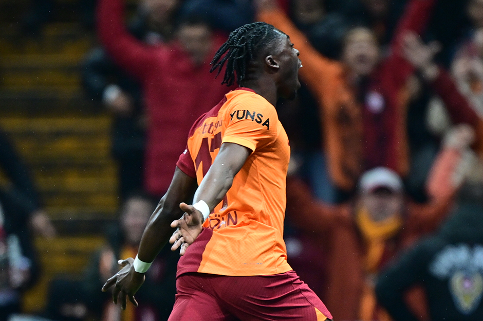 Derrick Köhn'den Werder Bremen için açıklama: Opsiyon kullanılacak mı?