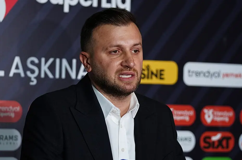 Arda Turan maç sonunda veda etti: Eyüpspor'dan yeni teknik direktör için açıklama - 5