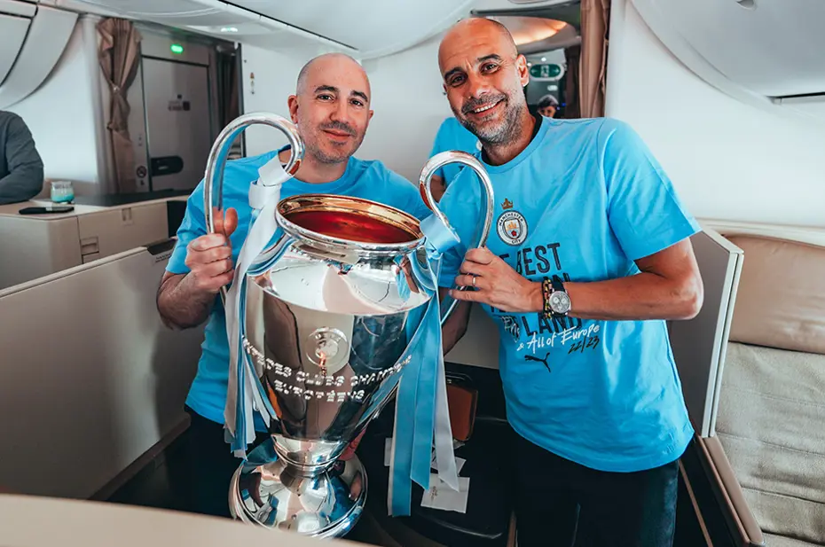 Şampiyon Manchester City İstanbul'dan ayrıldı, kupa uçakta da ellerinden düşmedi - 4