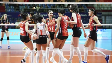 Eczacıbaşı set vermeden kazandı