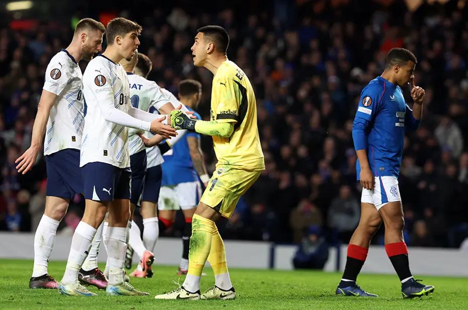 "Rangers'ı yendi ama Ibrox'u yenemedi" | Spor yazarları Fenerbahçe için ne dedi? - 3 "Rangers'ı yendi ama Ibrox'u yenemedi" | Spor yazarları Fenerbahçe için ne dedi? - 3