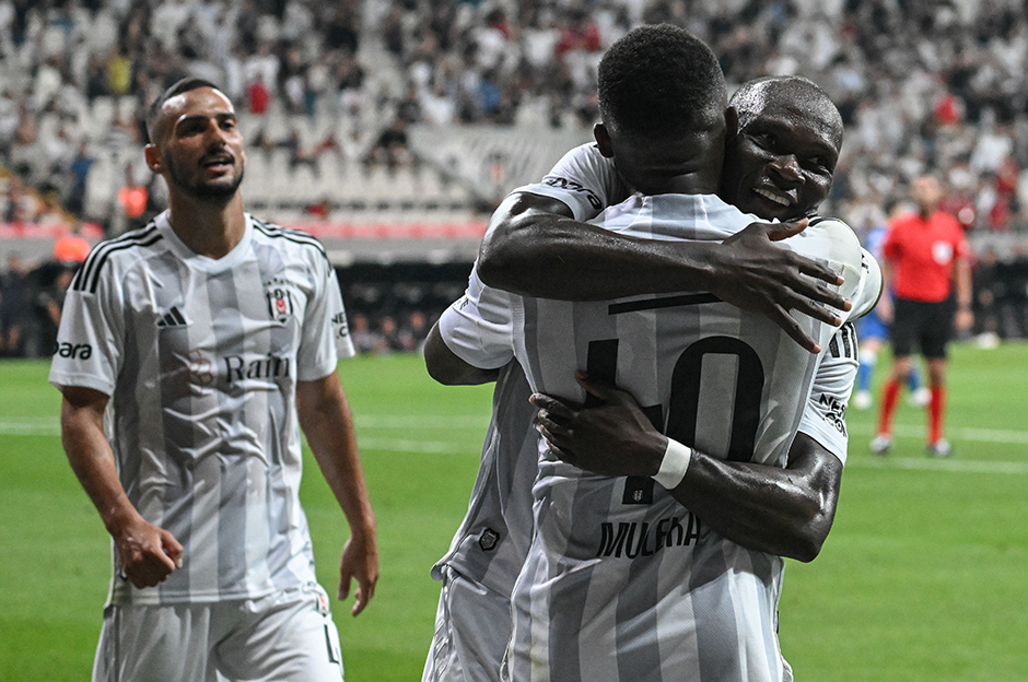 Beşiktaş Tirana'yı 3 golle geçti, avantajı kaptı
