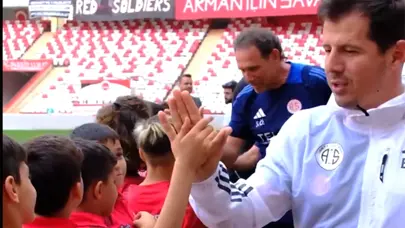 Emre Belözoğlu'ndan 23 Nisan paylaşımı