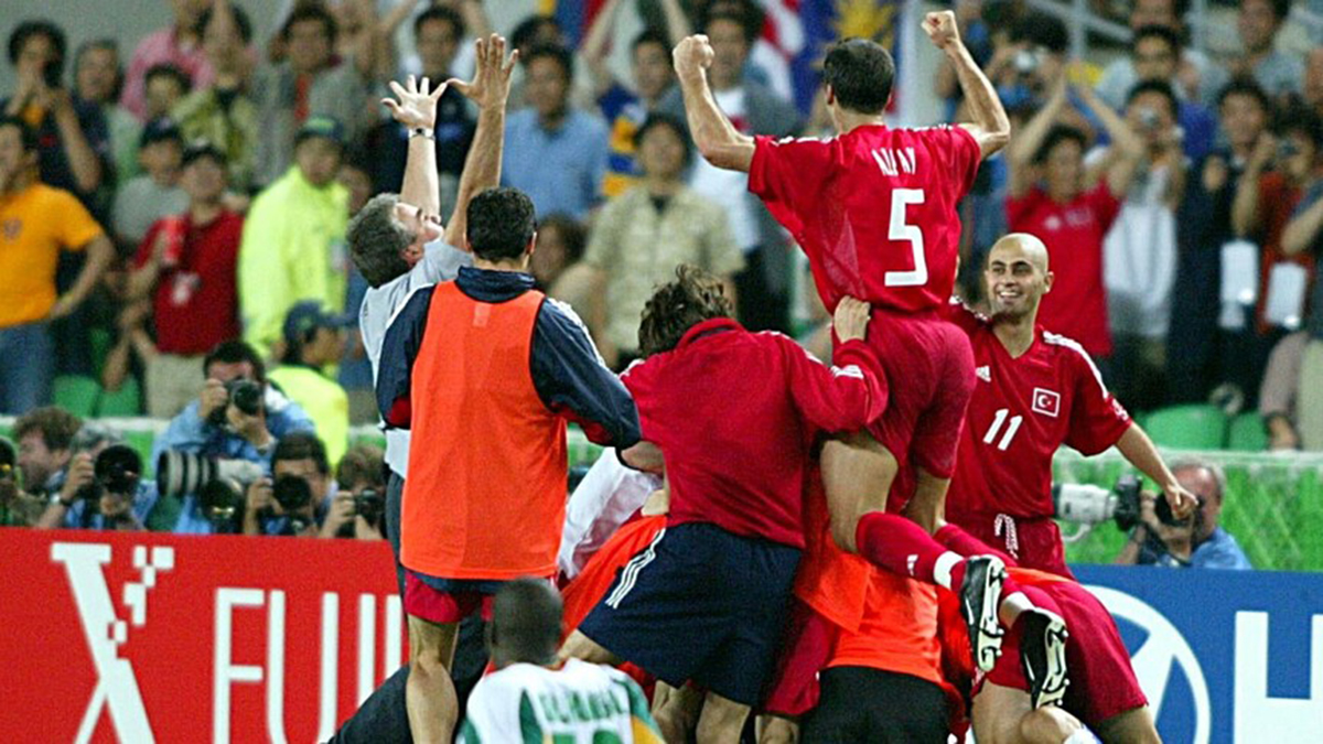 2002 Dünya Kupası: Yahu Bu Ne Ayak?! Kim Demiş Bizden Bi Cacık Olmaz Diye?
