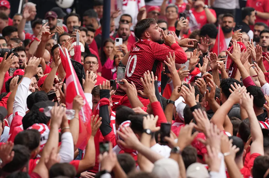 EURO 2024'te tribünlere Türkiye damgası: Ev sahibi Almanya bile yetişemedi - 2 EURO 2024'te tribünlere Türkiye damgası: Ev sahibi Almanya bile yetişemedi - 2