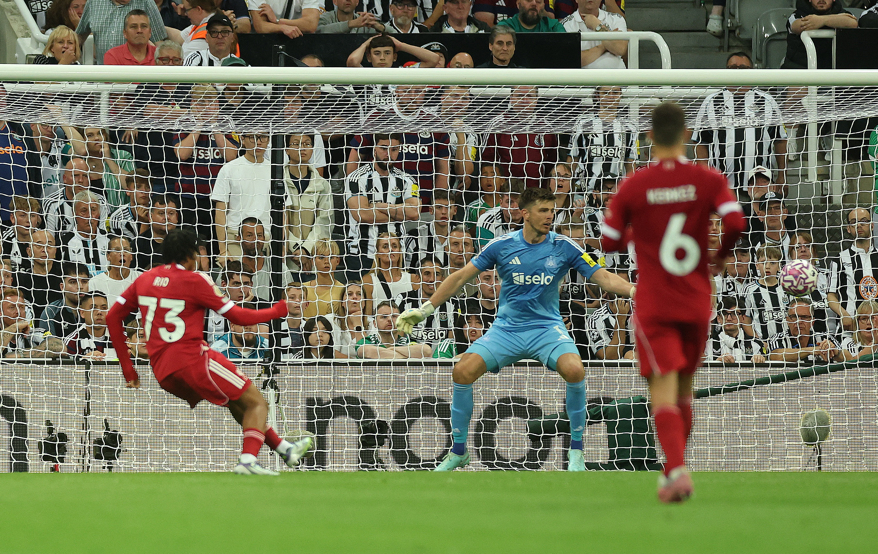 Premier Lig'de dramatik maç: 10 kişi 2-0'dan döndüler; 90+10'da yıkıldılar