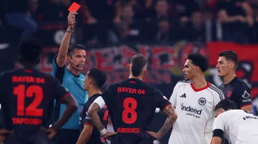 Galatasaray'ın rakibi Frankfurt, 9 kişi kalan Bayer Leverkusen'e kaybetti
