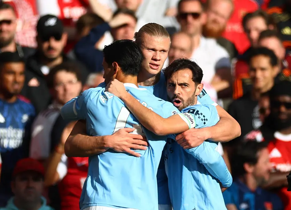 Arsenal dev maçta puanı uzatmalarda kurtardı - 2