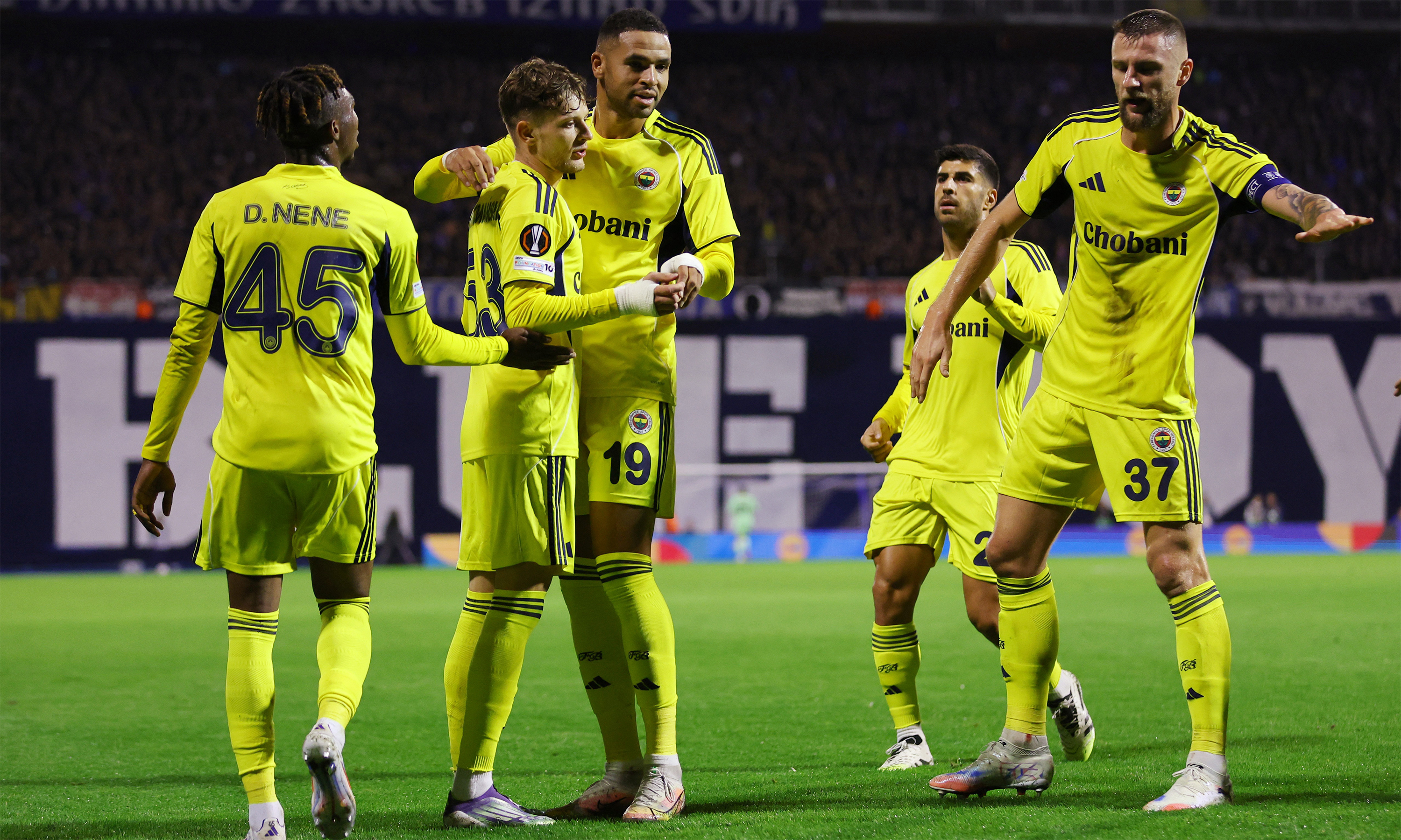 Fenerbahçe, UEFA Avrupa Ligi'ne mağlubiyetle başladı