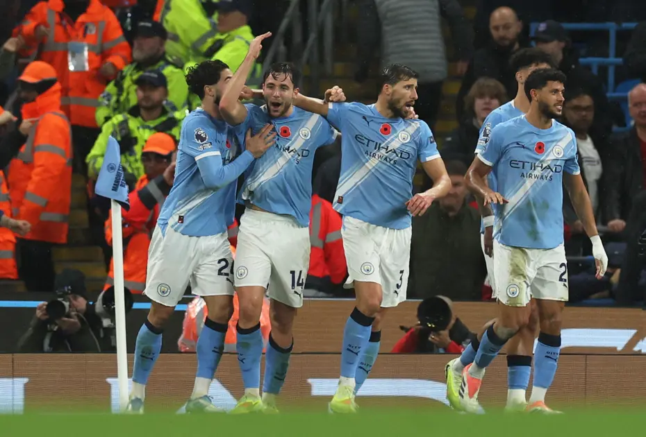 Liverpool'a bir darbe de Manchester City'den - 2