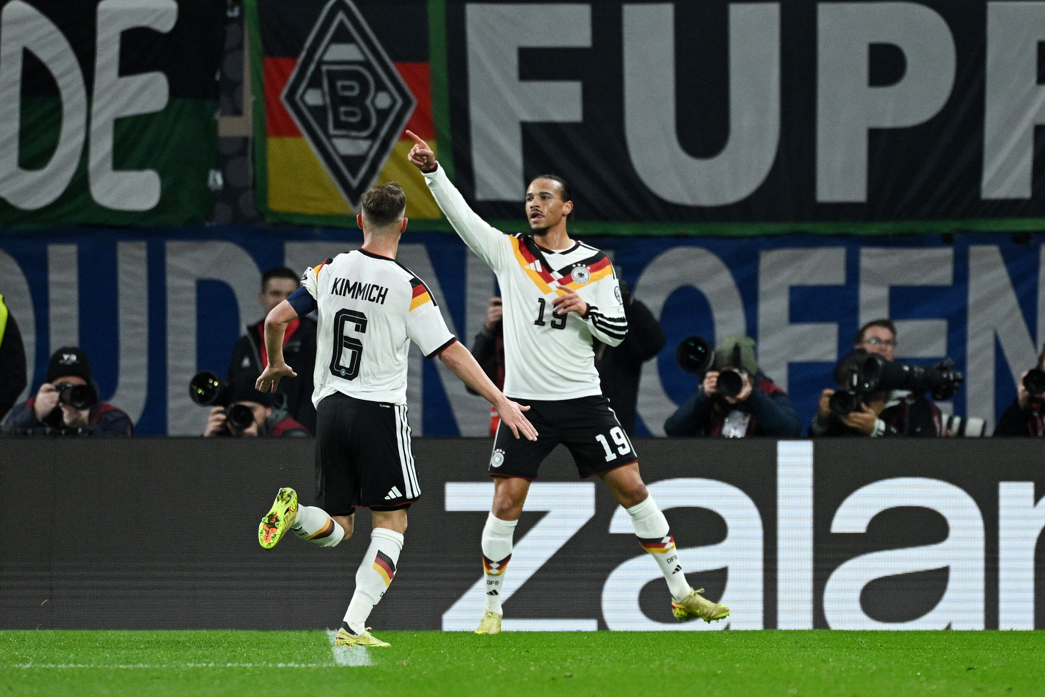 Leroy Sane coştu: Almanya Dünya Kupası biletini aldı