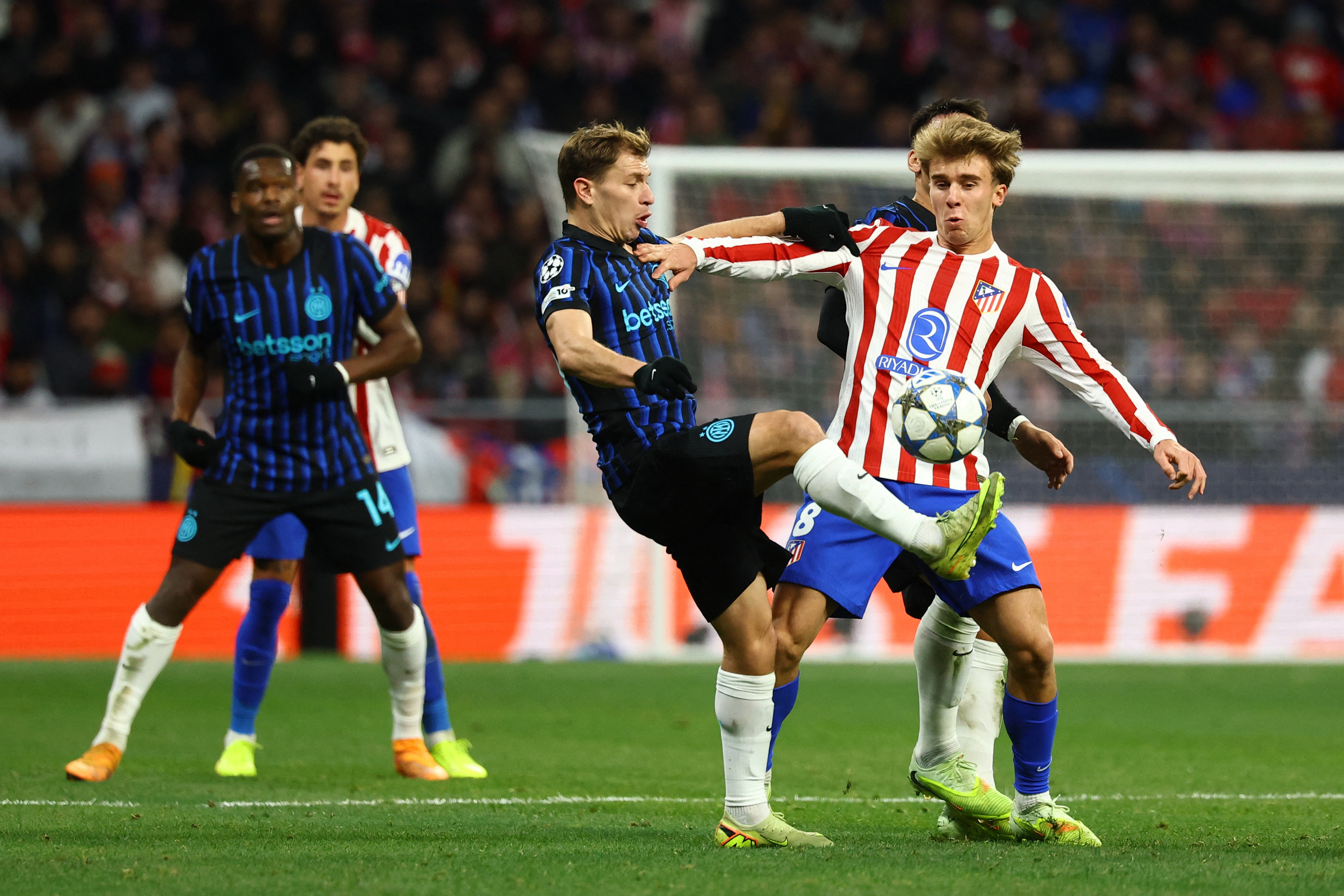 Şampiyonlar Ligi'nde büyük drama: Atletico Madrid son dakikada rakibini yıktı; PSG 8 gollü maçta 2 kere geri döndü