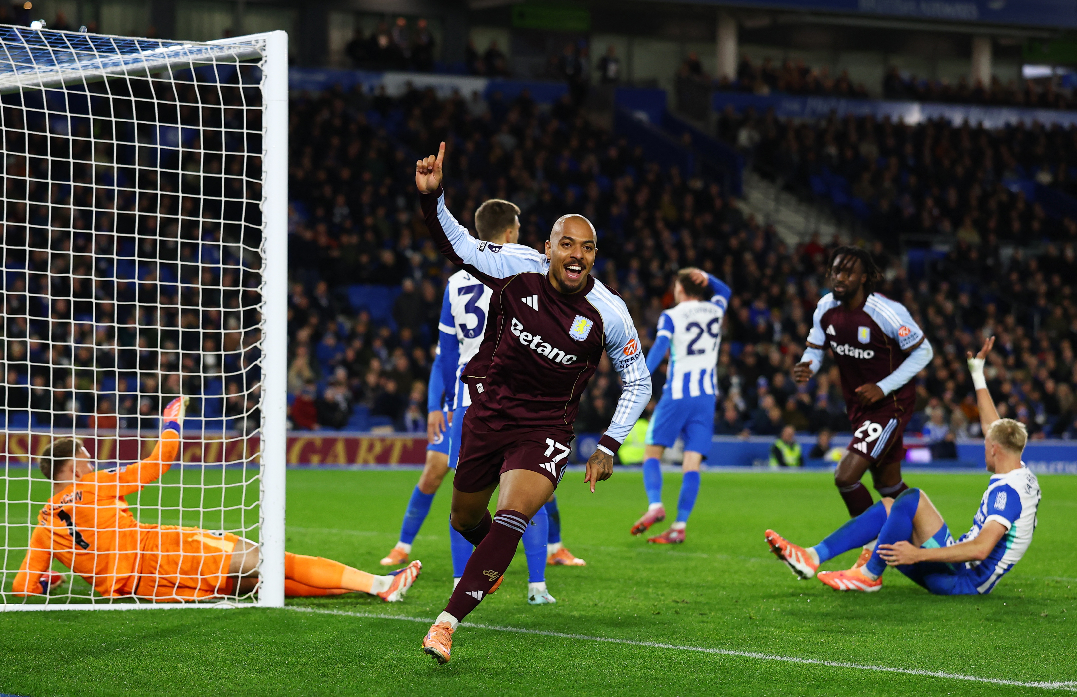 Aston Villa deplasmanda geri döndü: 4-3'lük galibiyet