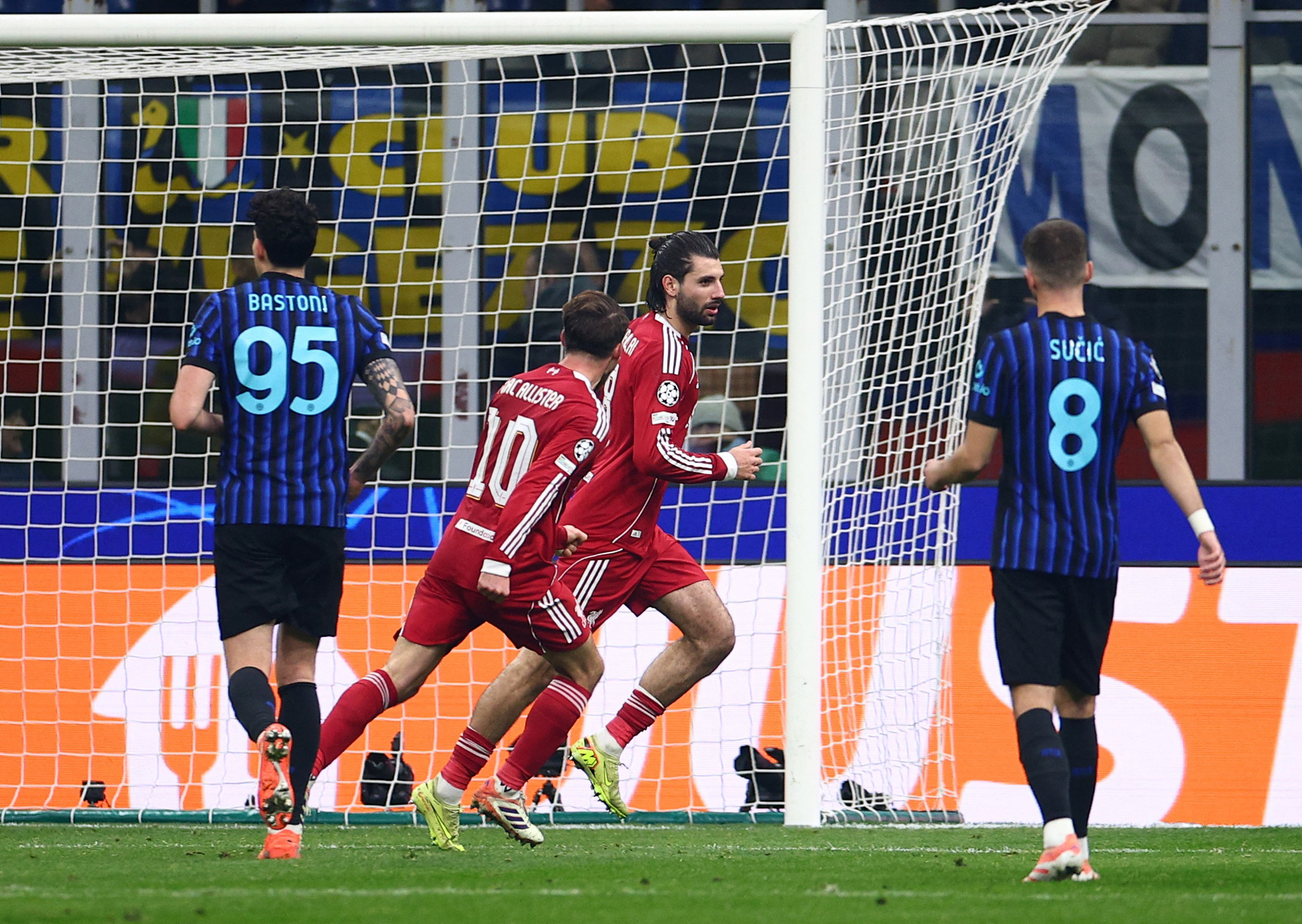 88. dakikada 3 puan: Liverpool'dan "can suyu" değerinde galibiyet