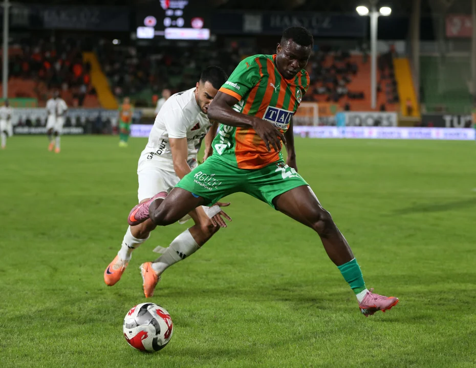 Süper Lig'de hafta 3 maçla kapandı: Sadece 2 gol çıktı - 1 Süper Lig'de hafta 3 maçla kapandı: Sadece 2 gol çıktı - 1