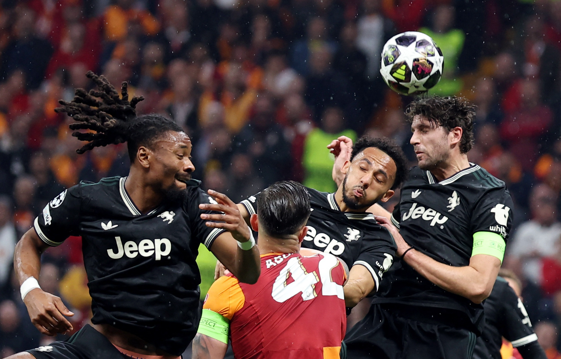 Juventuslu savunma oyuncusu Kelly, ırkçılığa maruz kaldı