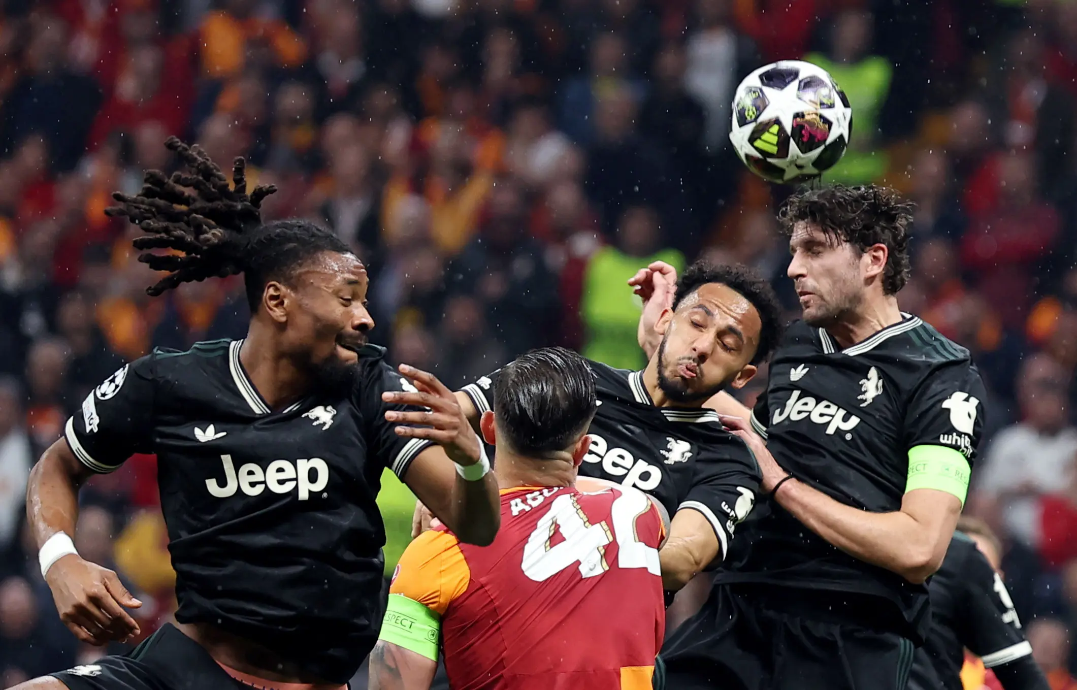 Juventuslu savunma oyuncusu Kelly, ırkçılığa maruz kaldı