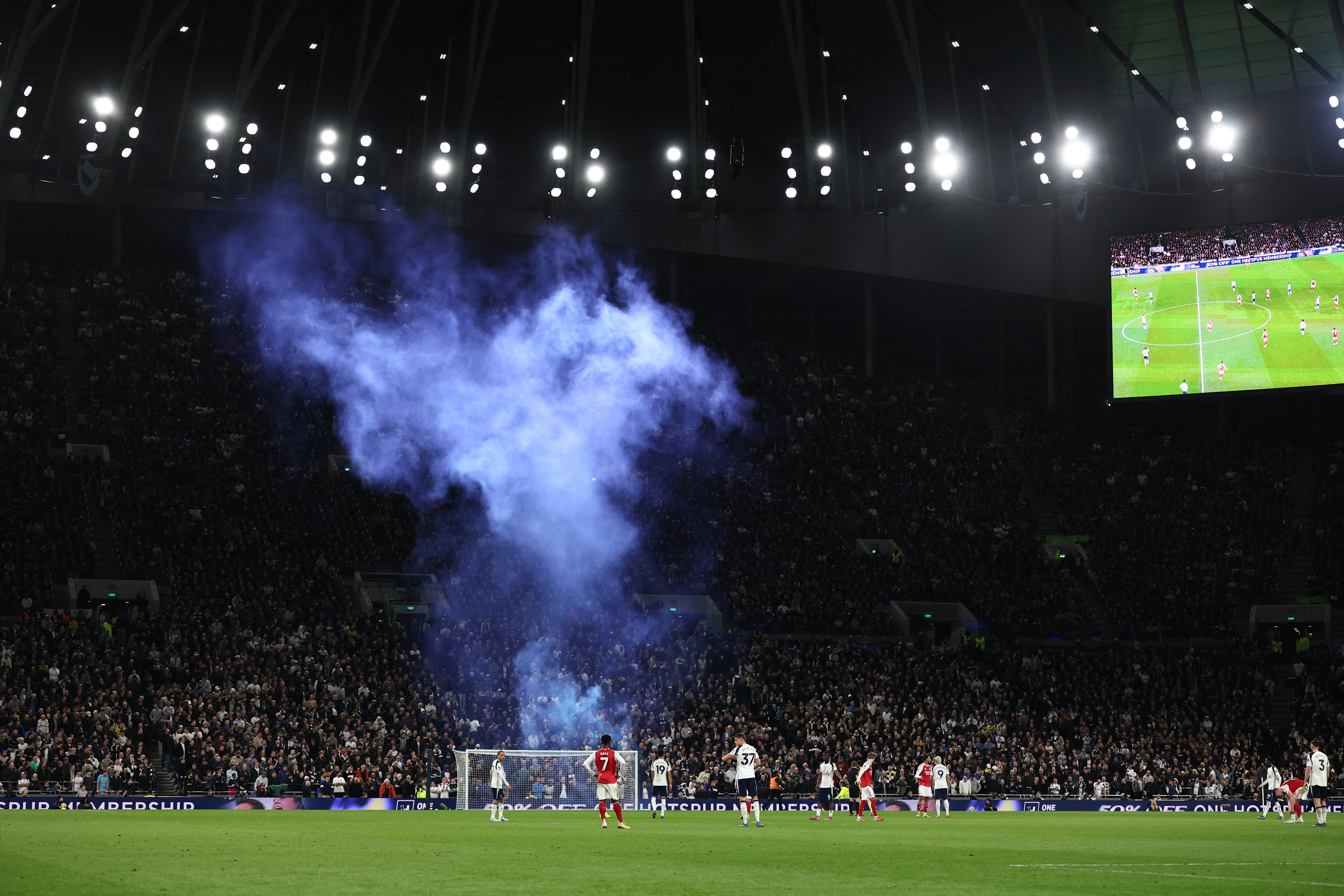 UEFA "Nazi selamı" hareketine cezayı kesti