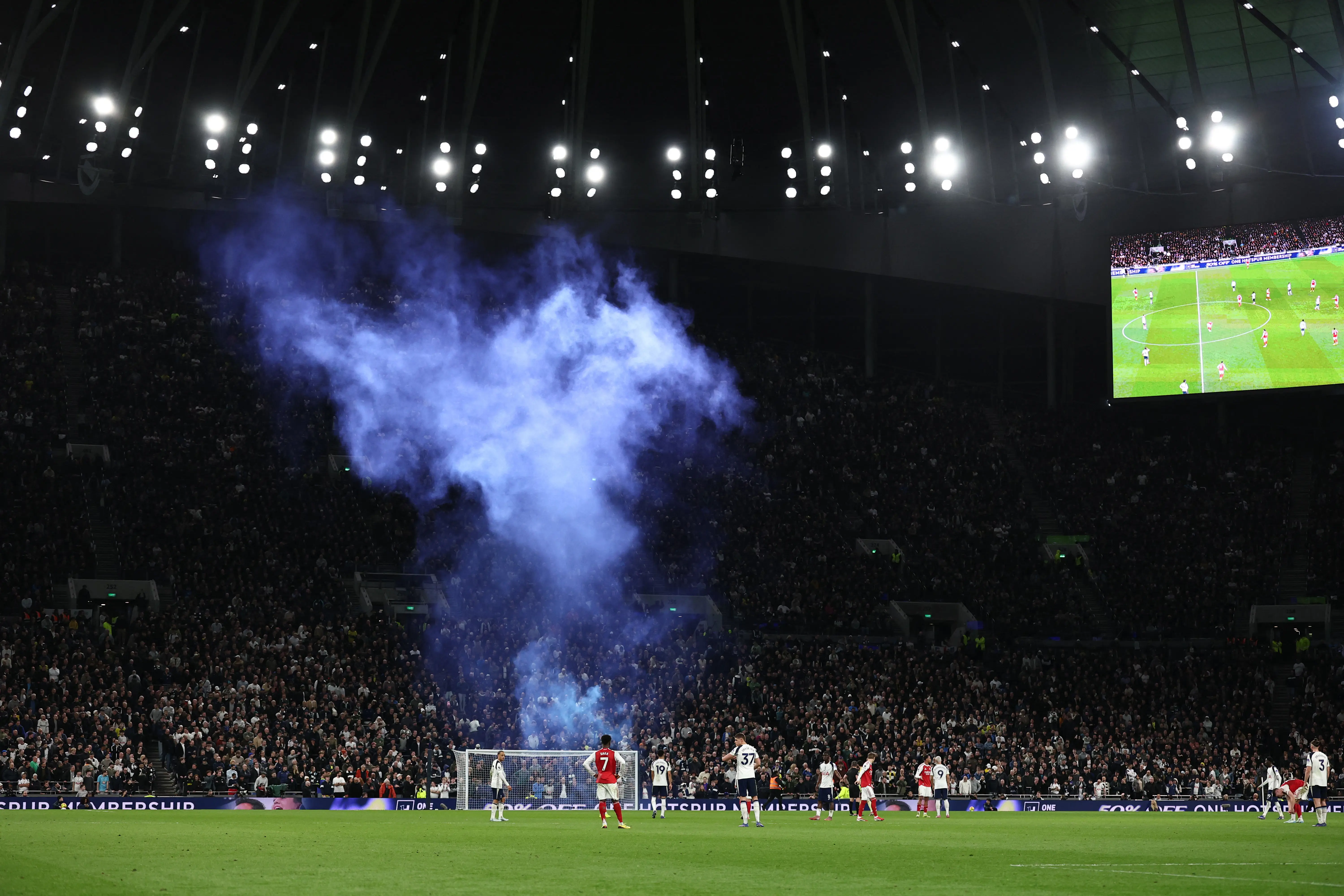 UEFA "Nazi selamı" hareketine cezayı kesti