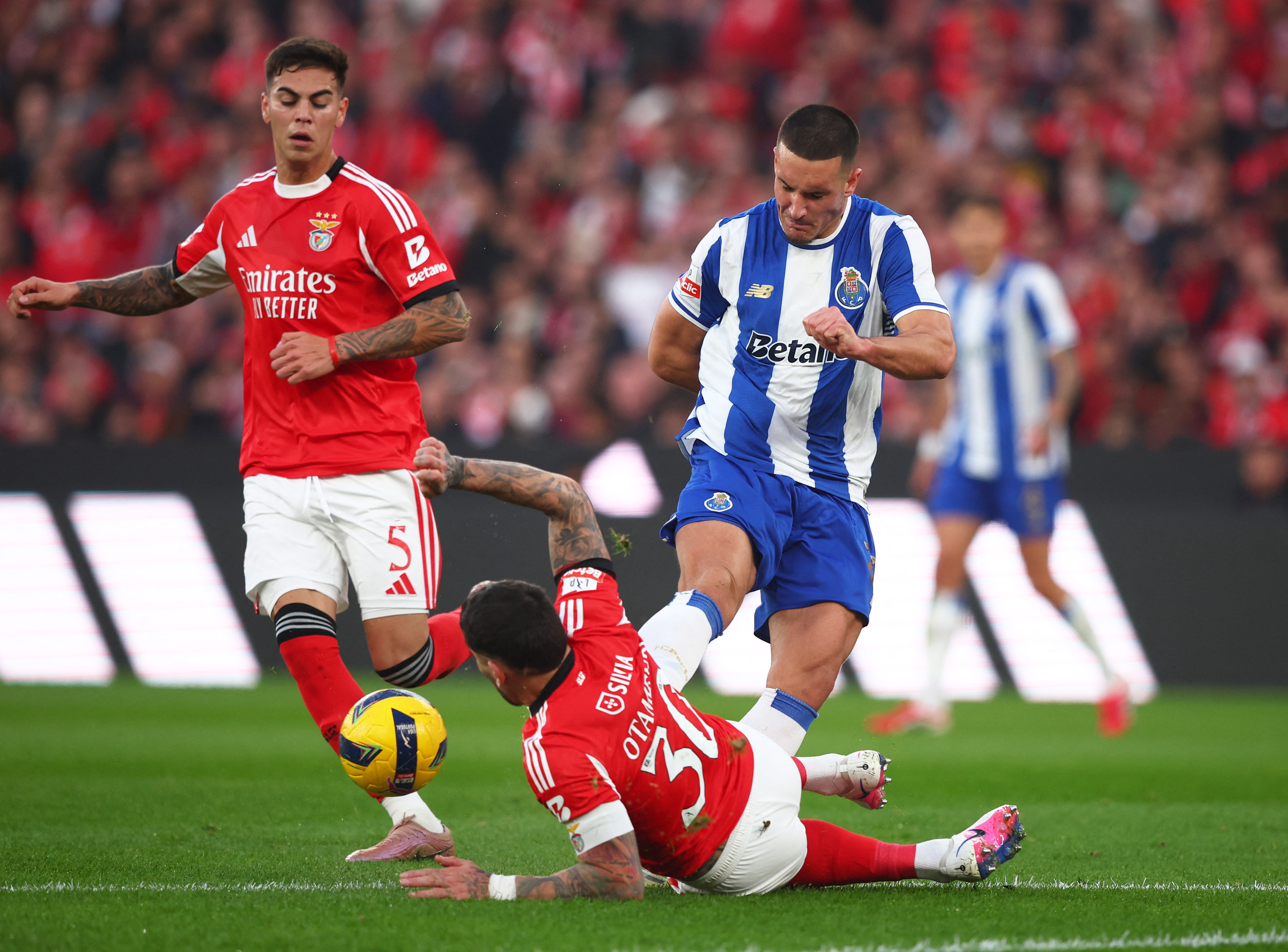 Jose Mourinho'nun hareketi dünyanın gündeminde: Benfica - Porto derbisi ateşli rekabetin hakkını verdi