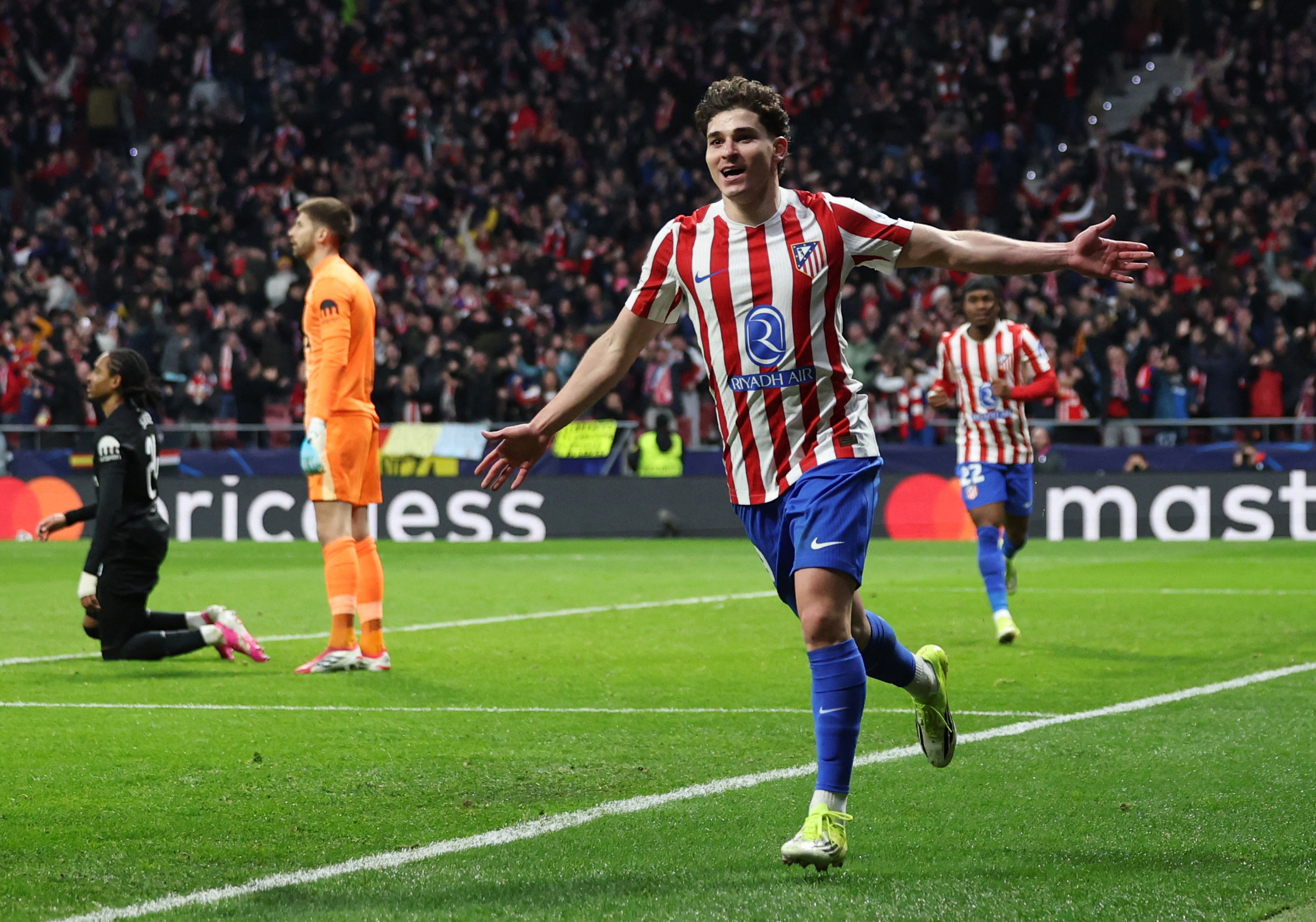 Atletico Madrid farklı kazandı: Kriz yaşayan Tottenham 17. dakikada kalecisini değiştirdi