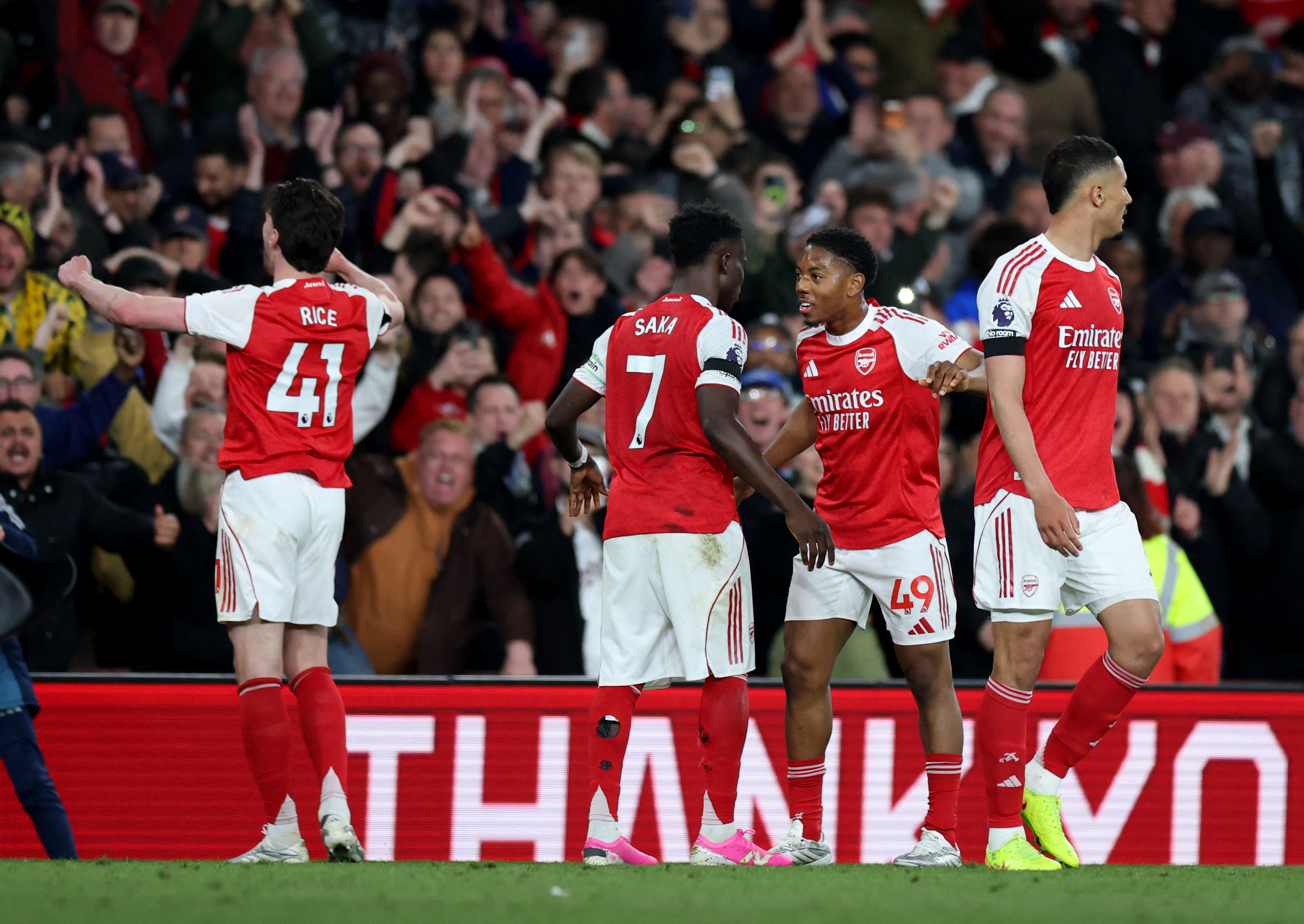 City puan kaybetti: Arsenal 22 yıl sonra şampiyon!