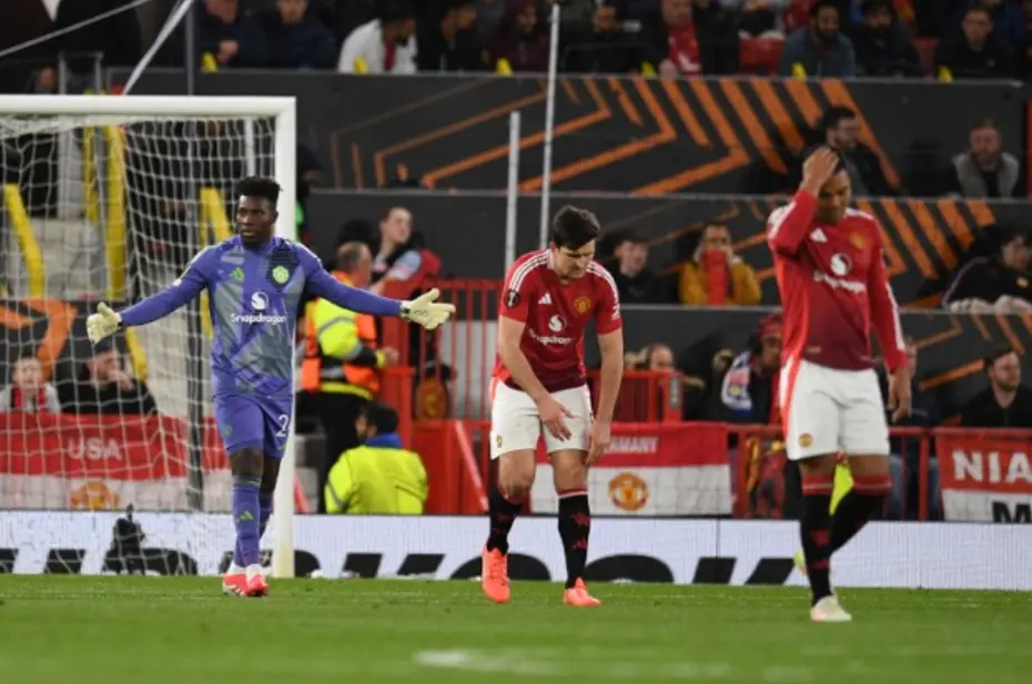 Manchester United'ın tarihi zaferi sonrası Onana'dan çıldırtan hareketler: Taraftarları kendine düşman etti - 4 Manchester United'ın tarihi zaferi sonrası Onana'dan çıldırtan hareketler: Taraftarları kendine düşman etti - 4