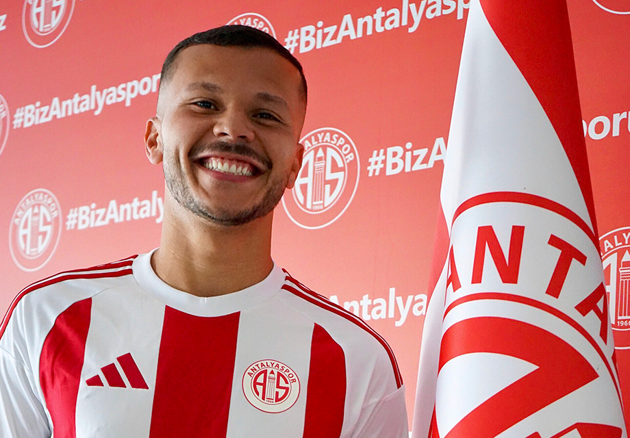 Antalyaspor'un yeni Brezilyalı stoperi imzayı attı