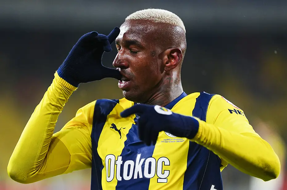 Talisca'nın Türkiye'ye döner dönmez gizlice gittiği mekan gündem oldu - 2 Talisca'nın Türkiye'ye döner dönmez gizlice gittiği mekan gündem oldu - 2