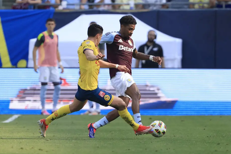 Ferdi Kadıoğlu daha sahaya çıkmadan Premier Lig'e damga vurdu - 4