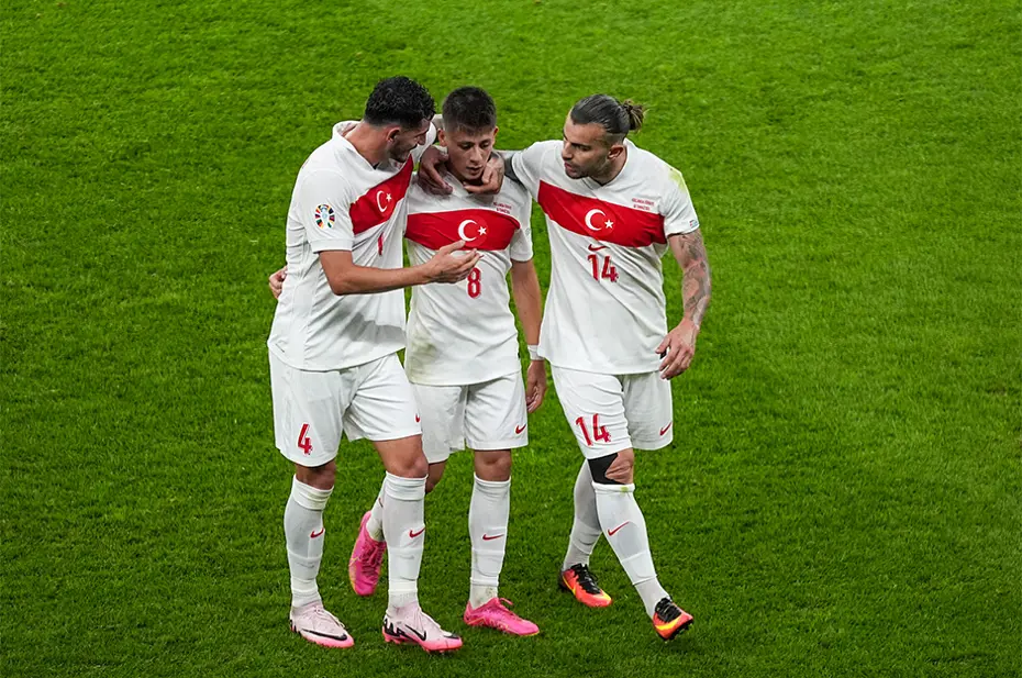 "Tekmeye kafa sokan adamlar" | Spor yazarları Hollanda-Türkiye maçı için ne dedi? - 2