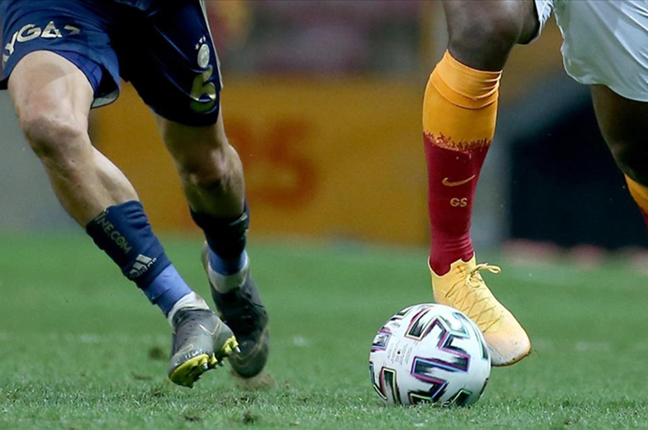 Galatasaray-Fenerbahçe rekabetinden ilginç notlar: Beşiktaş'a şampiyonluk yolunu açan tarihi kavga