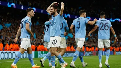 Manchester City 24 yıl sonra bir ilkin peşinde