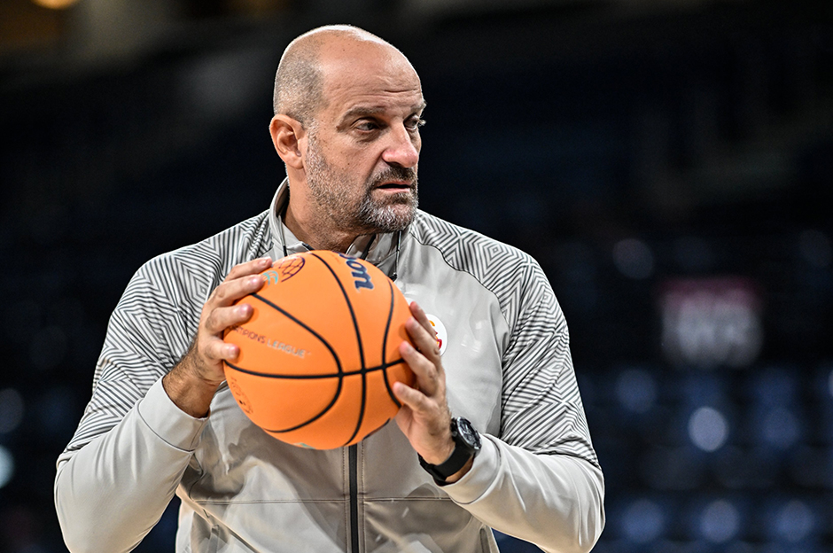 Derbide Galatasaray başantrenörü olmayacak