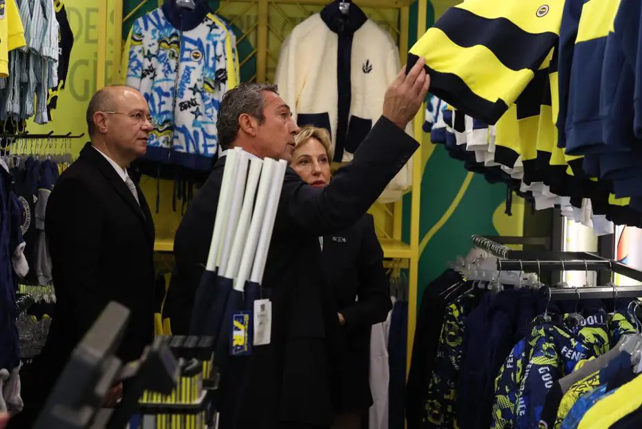 Rakam açıklandı: Fenerbahçe'ye stat isim ve forma sponsorluğundan dev gelir - 6 Rakam açıklandı: Fenerbahçe'ye stat isim ve forma sponsorluğundan dev gelir - 6
