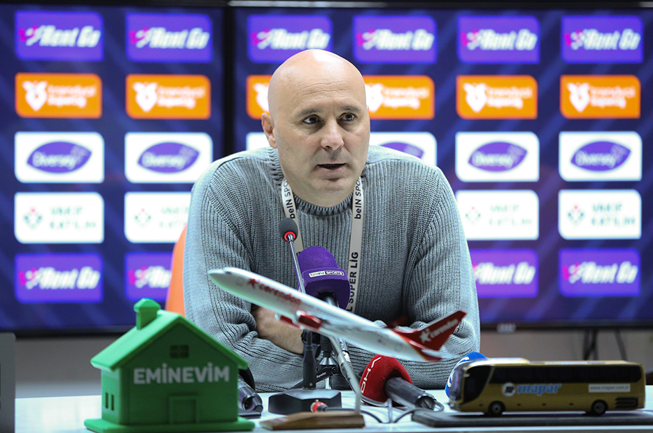 Sami Uğurlu: "3-0'lık güzel bir skorla alınan galibiyet var"